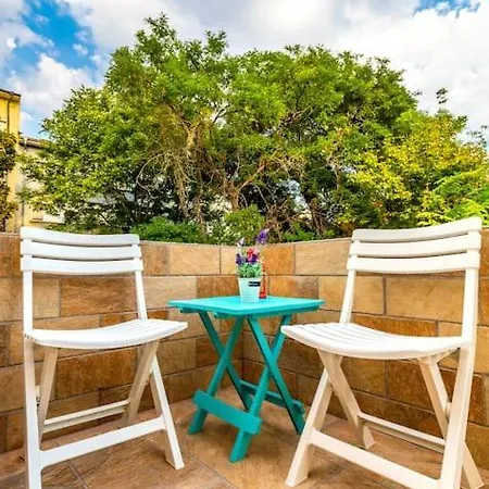 Modern 1br With Private Garden Center Apartman Plovdiv