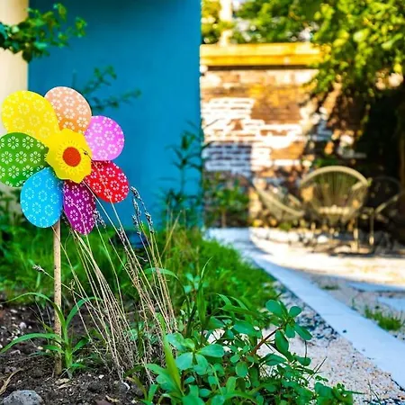 アパート Modern 1br With Private Garden Center